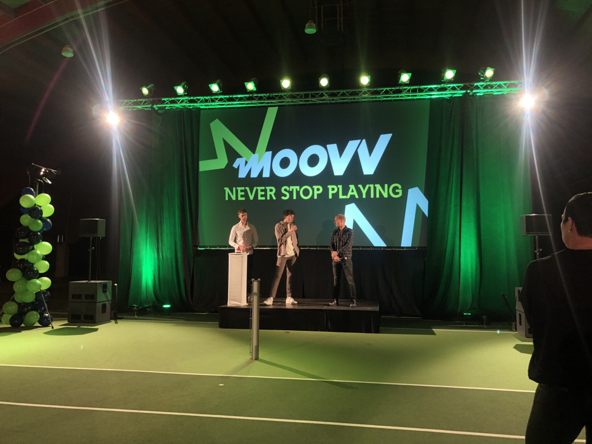 Moovv opening Raalte Padel squash en Tennis. Sterk ontwerpbureau merkidentiteit door jan sterk